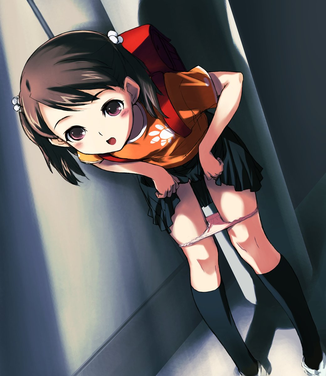 二次ロリ少女のパンツ脱ぎかけ下ろしかけ姿に心と股間が期待で興奮しちゃう二次エロ画像-13