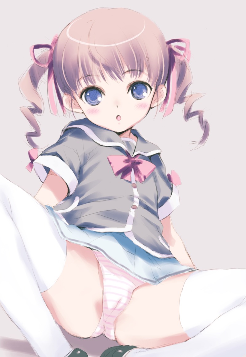 二次ロリ少女の可愛い縞パンが見えちゃうパンチラ！縞パンチラロリ二次エロ画像-10