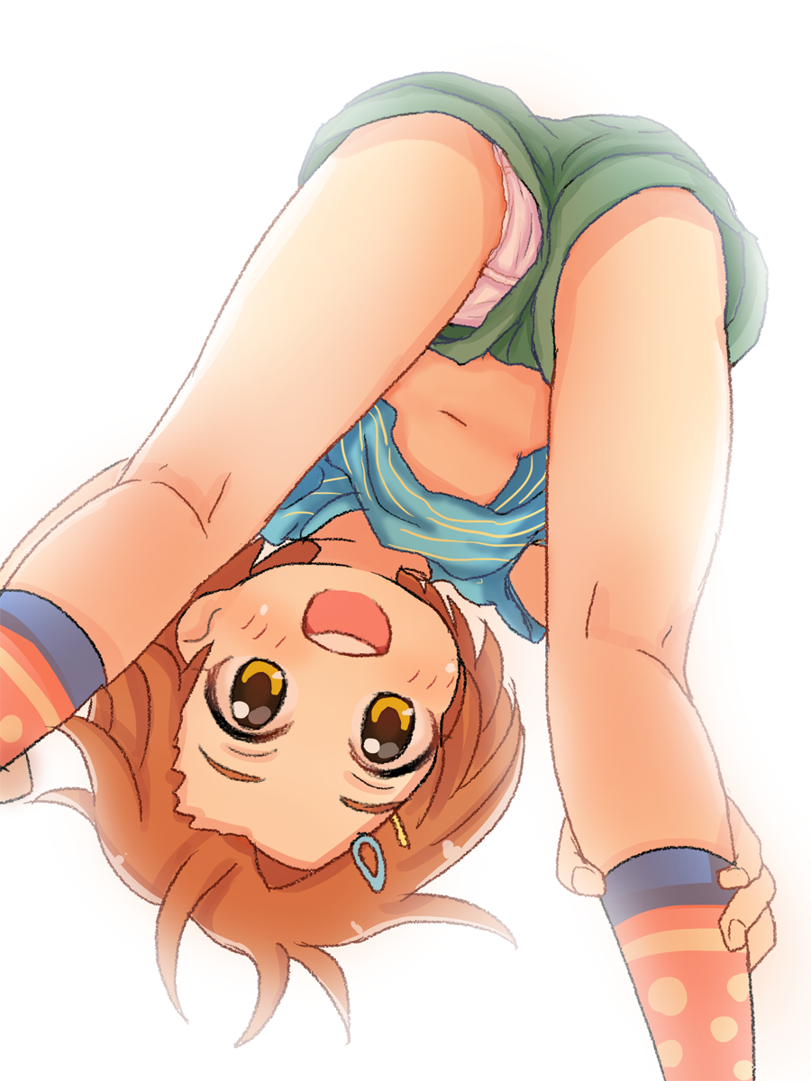 今だとこっちの方が見える事がある二次ロリ少女の隙間パンチラ二次エロ画像-35