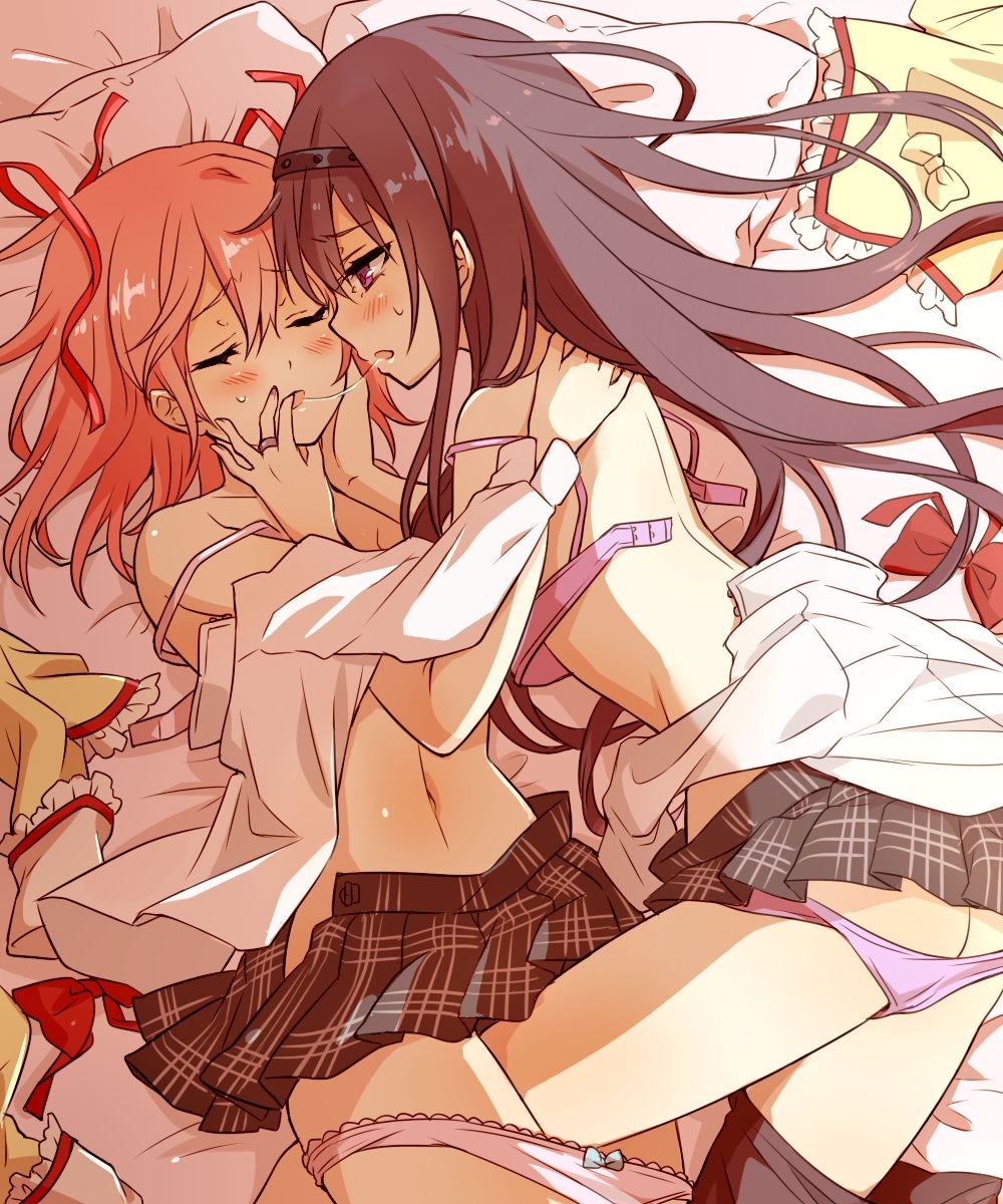 女の子同士でのディープキスで口からよだれが糸引いてる二次エロ画像-22