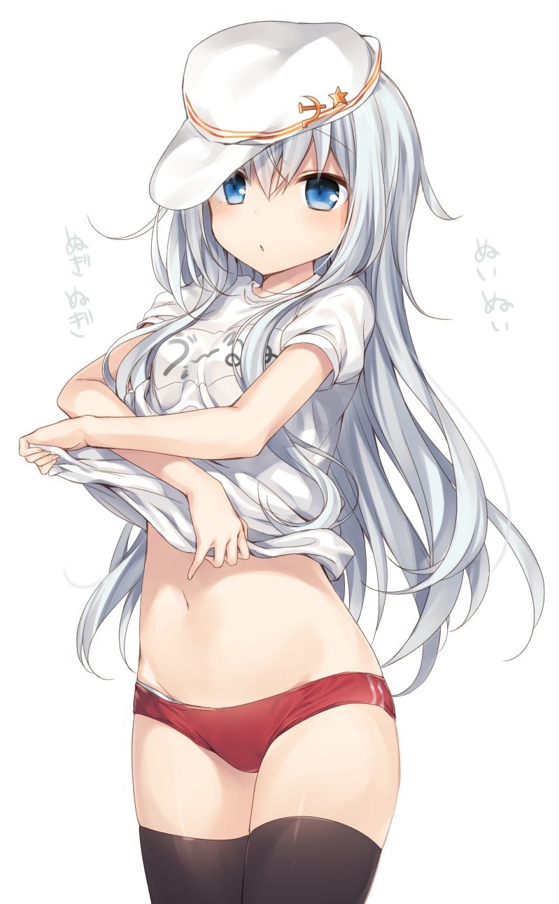 着替え中でシャツや上着を脱ぐため両手をかけてまくり上げてる女の子のエロ画像-12