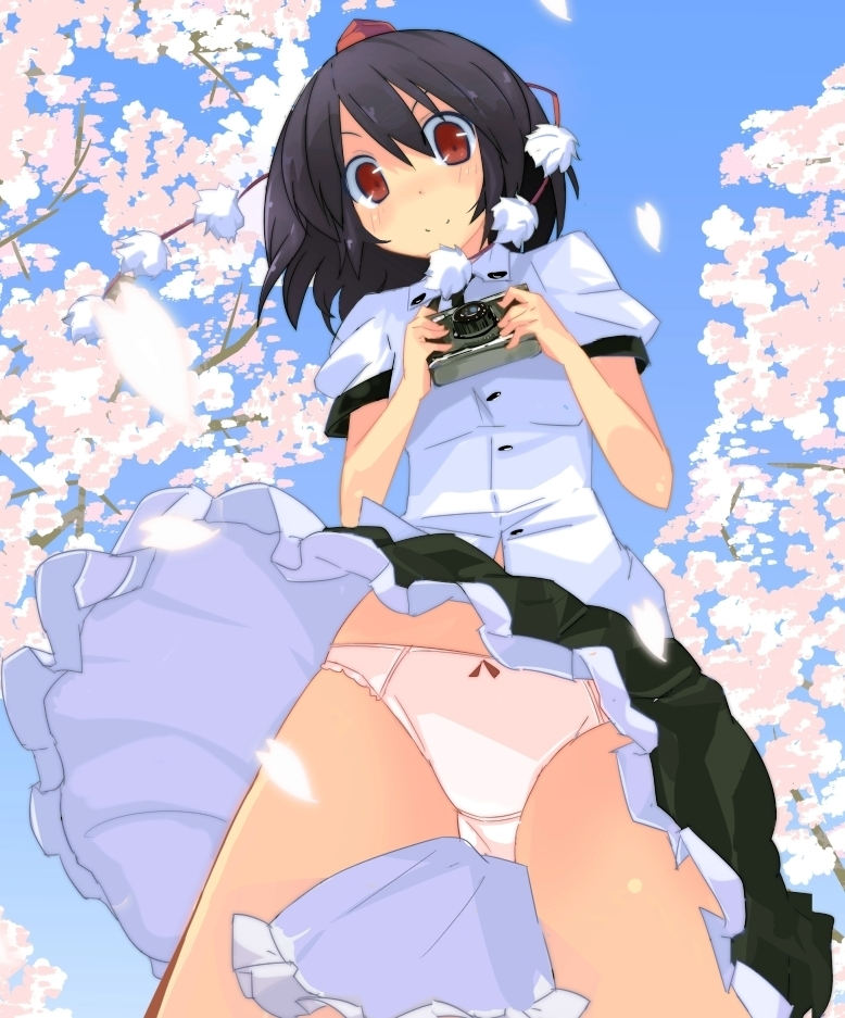 春一番の風邪で桜吹雪とともにスカート舞ってる風のいたずらスカートめくられ二次エロ画像-14