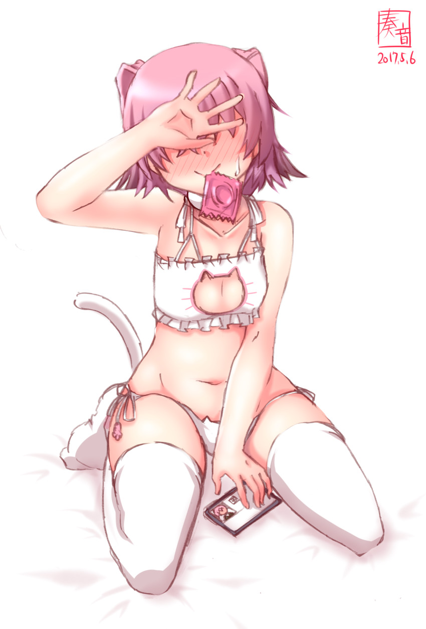 二次ロリ少女が自分で顔を隠している姿にいけない写真を撮ってる気になるロリ顔隠し二次エロ画像-9